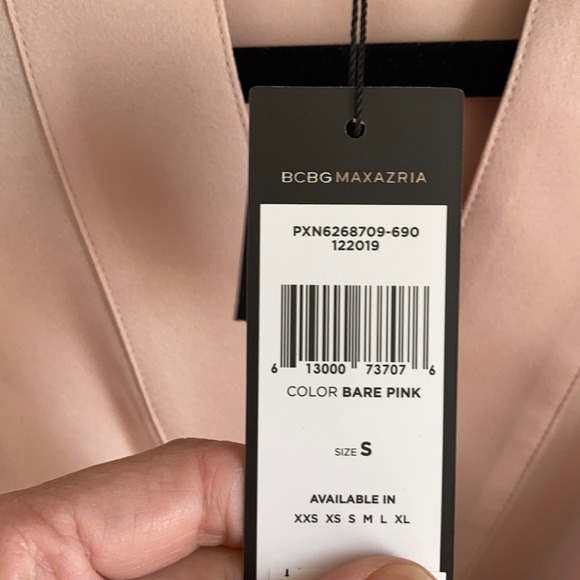 COPY - BCBG MAXAZRIA Satin-Back Crêpe Wrap Dress - Picture 9 of 9